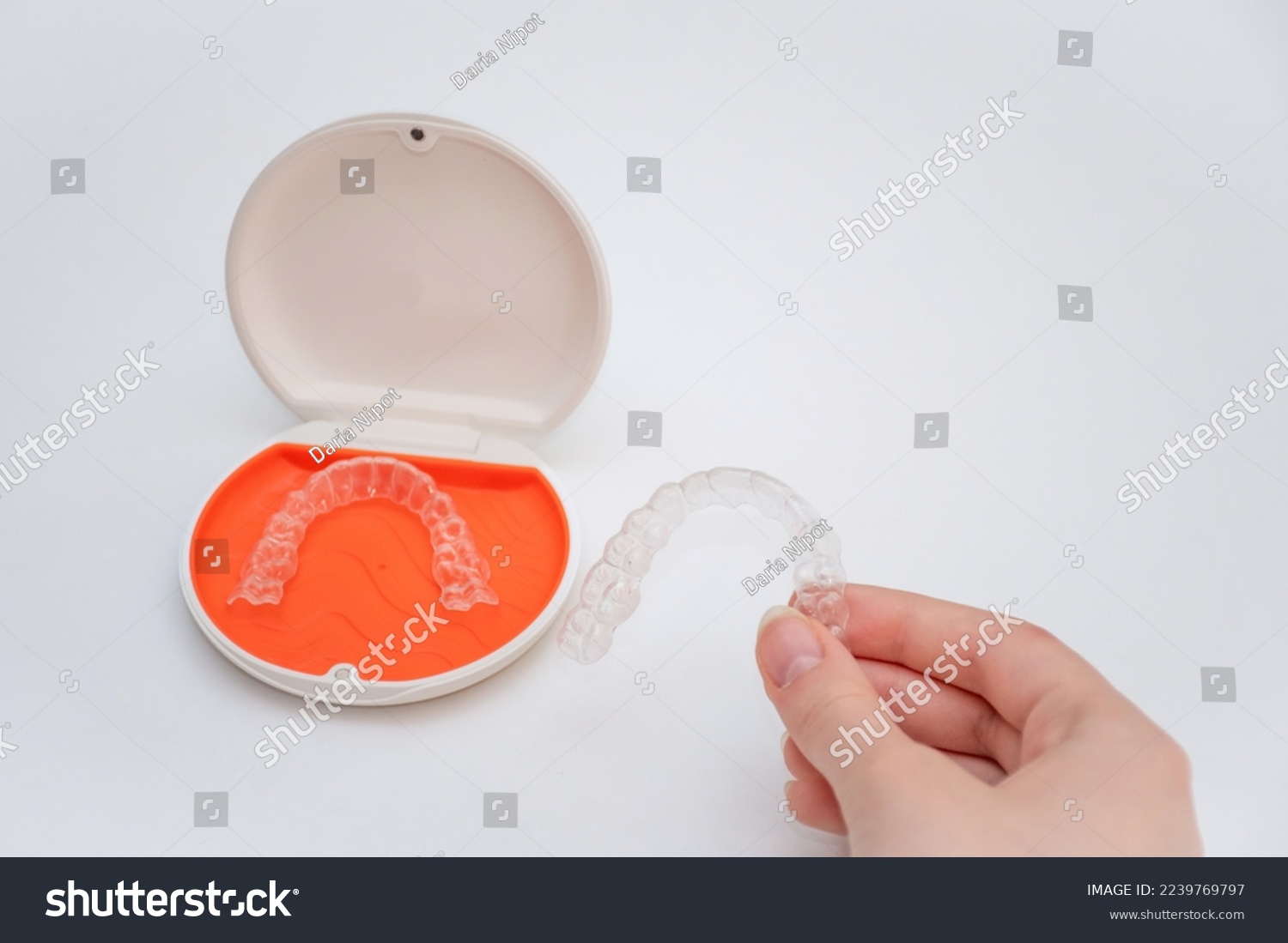 SHAPE MEMORY ALIGNER